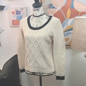 Brooklyn Industries 100% Lambswool cable knit sweater